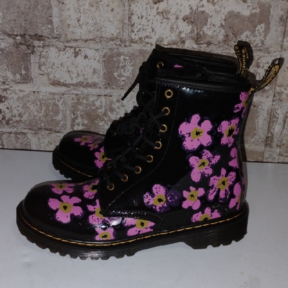 Dr. Marten Floral Print Black and Pink Color/ Combat/ Size 5